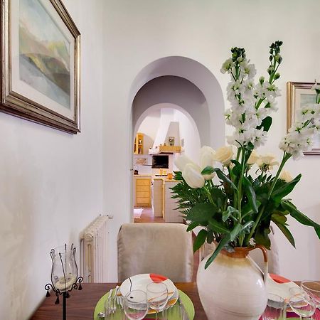 Stunning Pantheon Apartment Rome Bilik gambar
