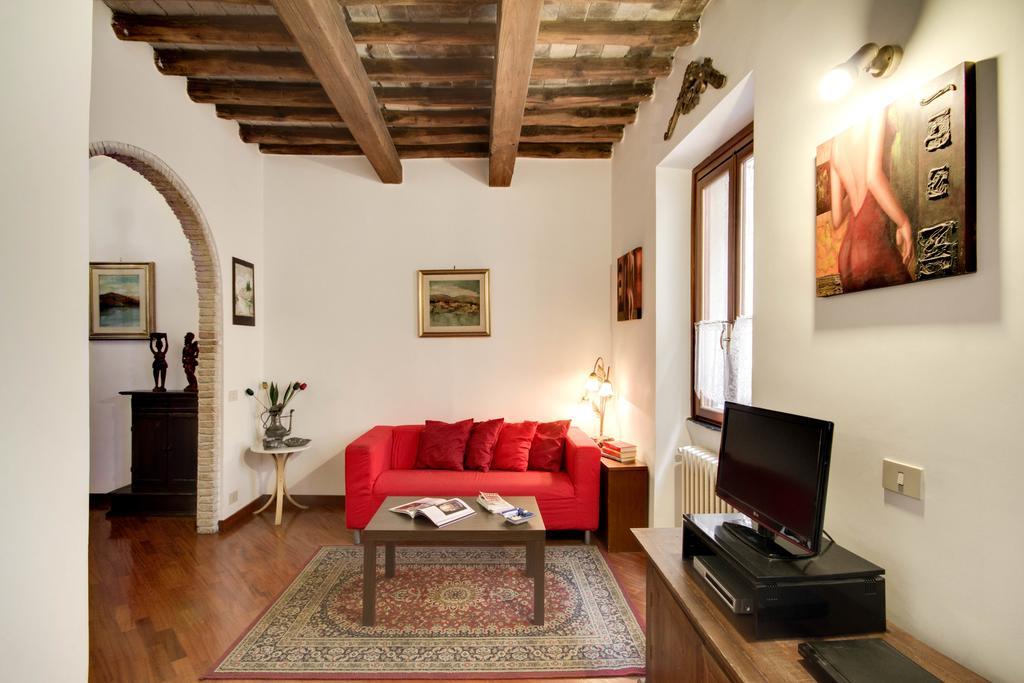 Stunning Pantheon Apartment Rome Bilik gambar