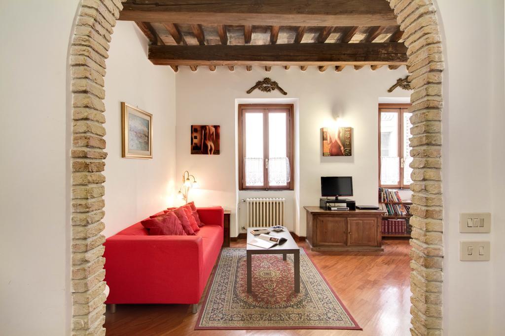 Stunning Pantheon Apartment Rome Bilik gambar