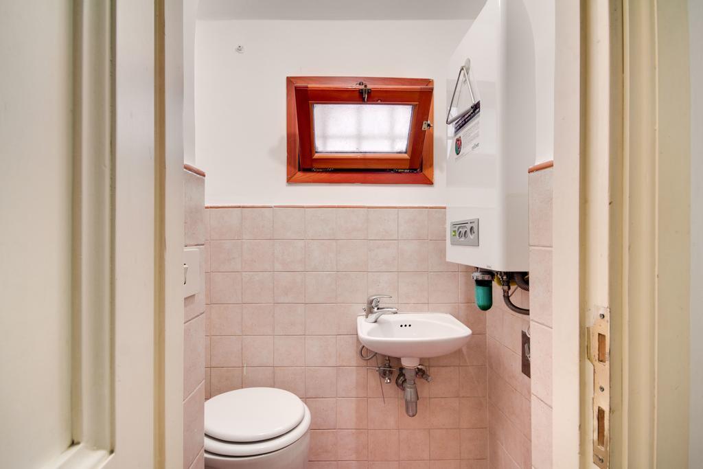 Stunning Pantheon Apartment Rome Bilik gambar