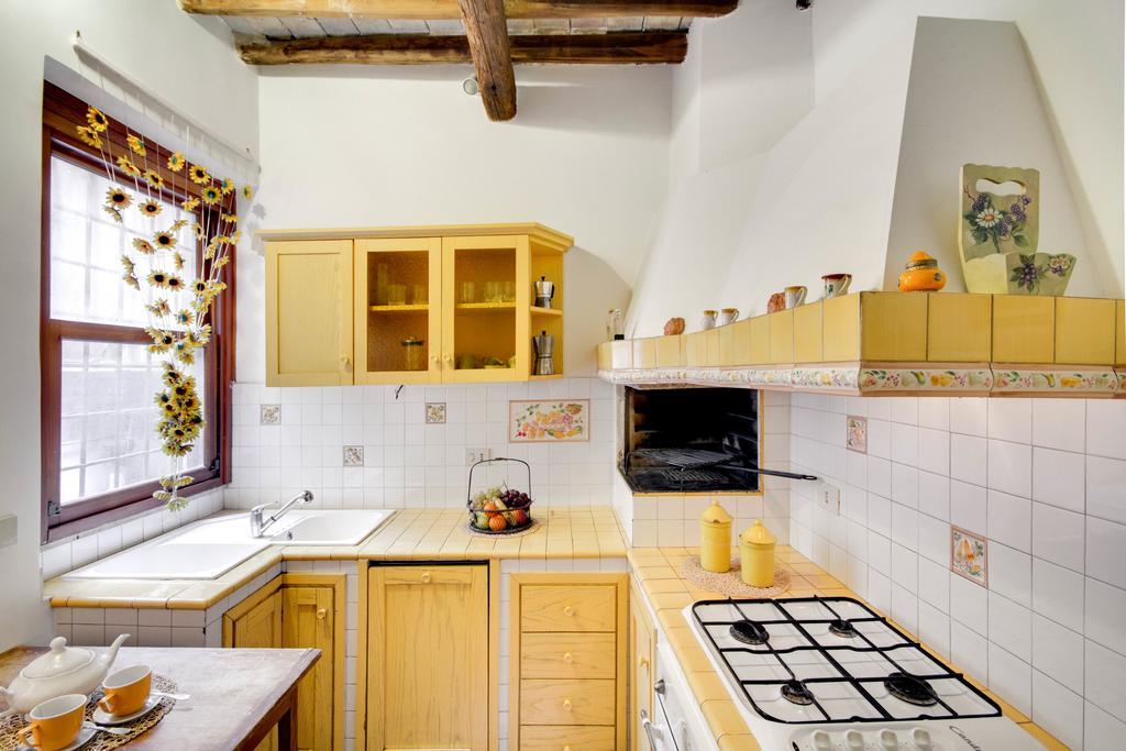 Stunning Pantheon Apartment Rome Bilik gambar
